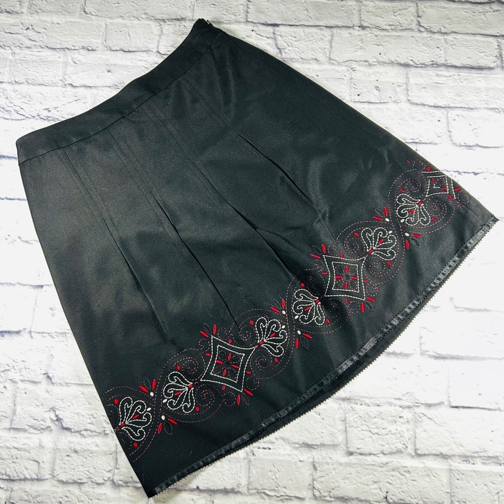 Ann Taylor Loft Black Pleated Embroidered Knee Length Skirt Womens 8 Office
